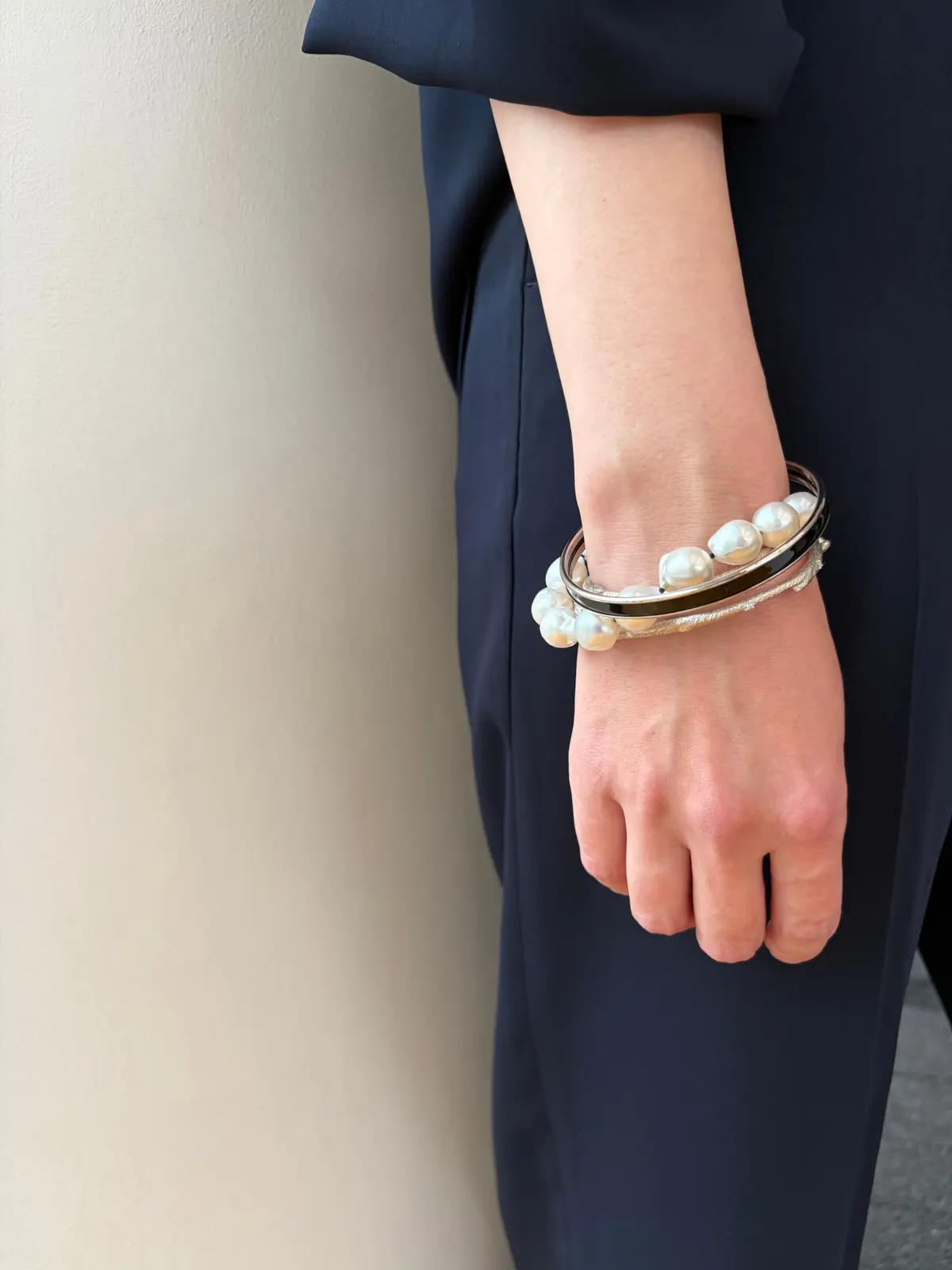 編集ＭＫがボン　マジックのブレス＆バングルをじゃらづけ