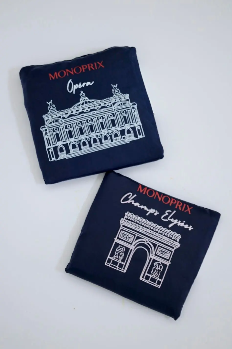 Monoprix　プチプラエコバッグ  モノプリ　凱旋門　「シャンゼリゼ」「オペラ」パリ土産「MONOPRIX Opera」