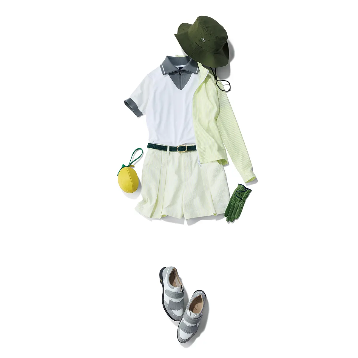 ダブルタックで気になるウエストを立体的にカバー。 張りのあるシアサッカーの風合いが、全身をヘルシーに引き締める