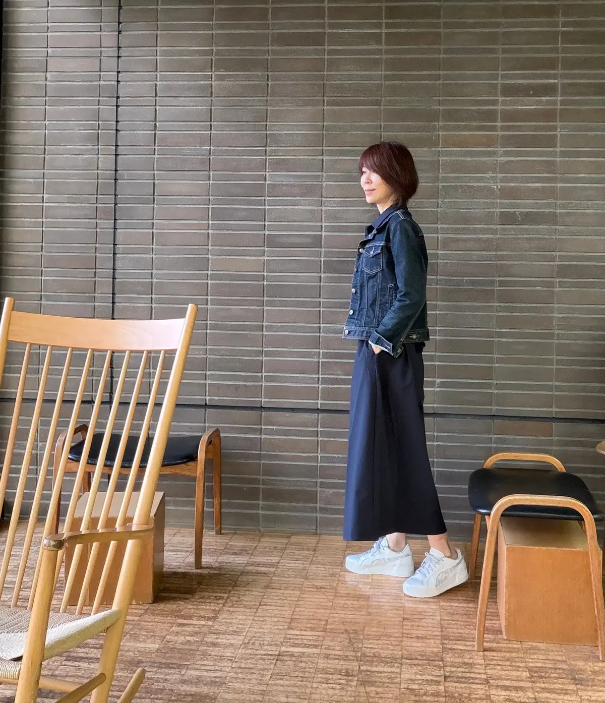 UNIQLO ユニクロ　PUMA  ワンピース　シャツワンピース　シアサッカーシャツワンピース　スニーカーコーデ　デニムジャケット　Gジャン  ショートボブ プチプラコーデ　ネイビーコーデ　eclat  jマダムのおしゃれ