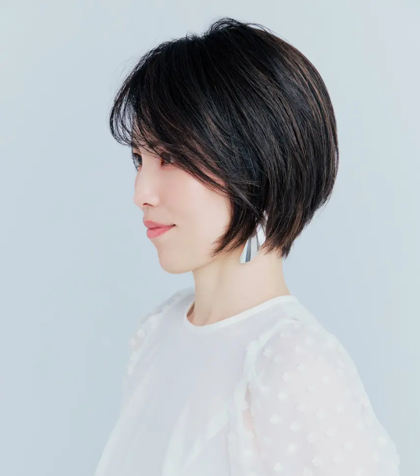Webエクラ  横から見たショートヘアスタイル