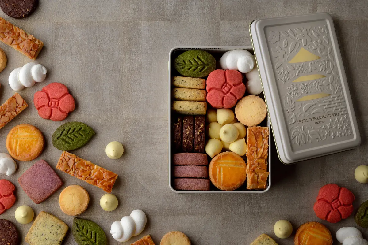 送別ギフト　椿山荘 東京雲海と七つの季節のクッキー缶