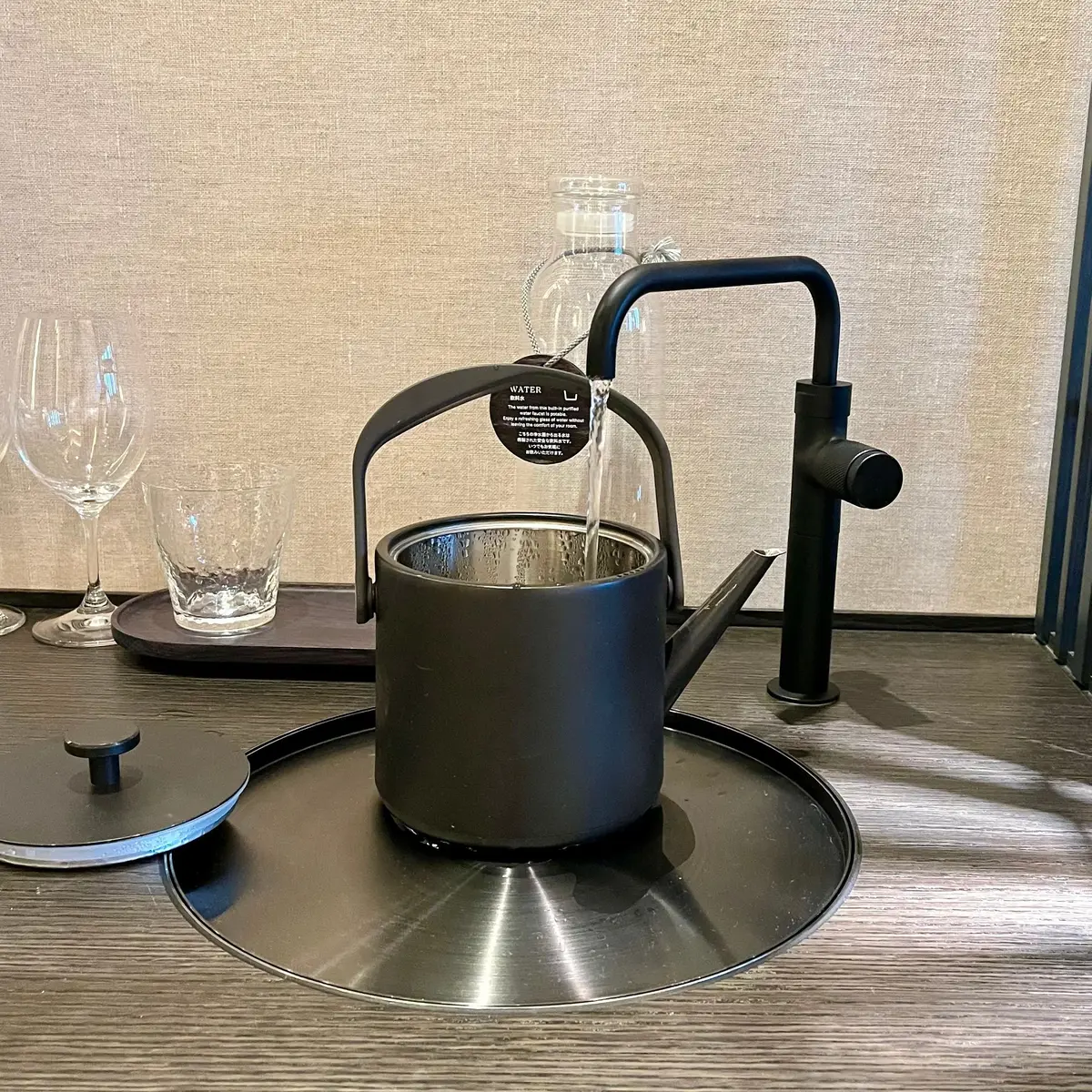お部屋には浄水が出るタップがありました