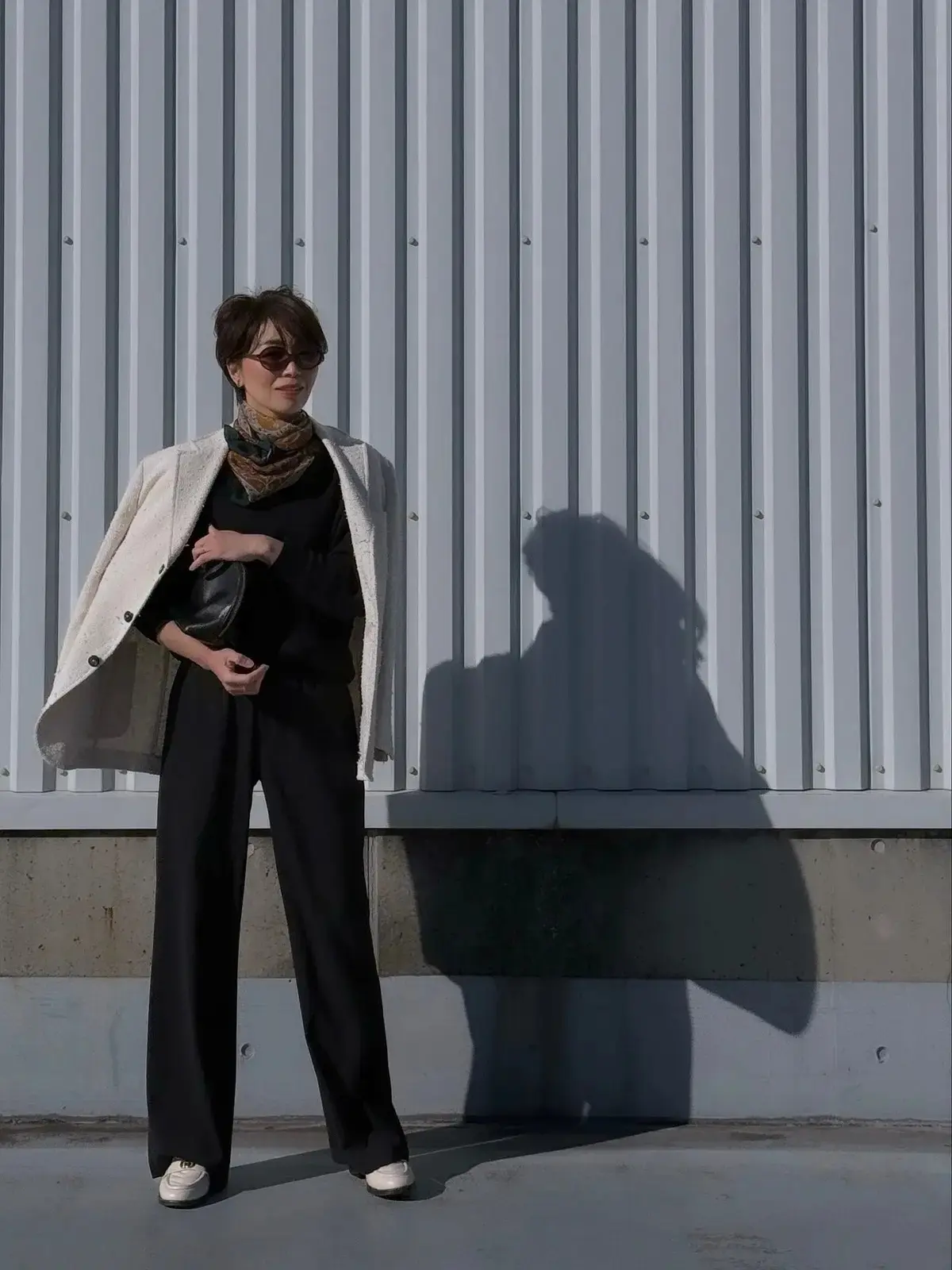 ジャケットコーデにスカーフ