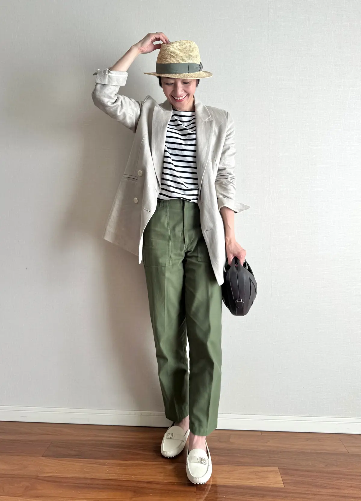 エクラ 華組　細谷奈弓さん　50代　UV対策　帽子　全身コーデ