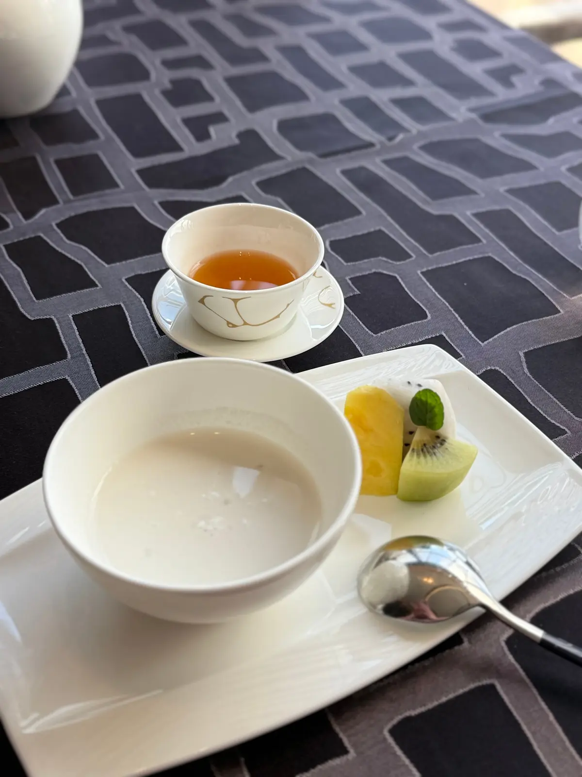 春を感じる大人のピンクコーデで、芦屋ランの画像_16