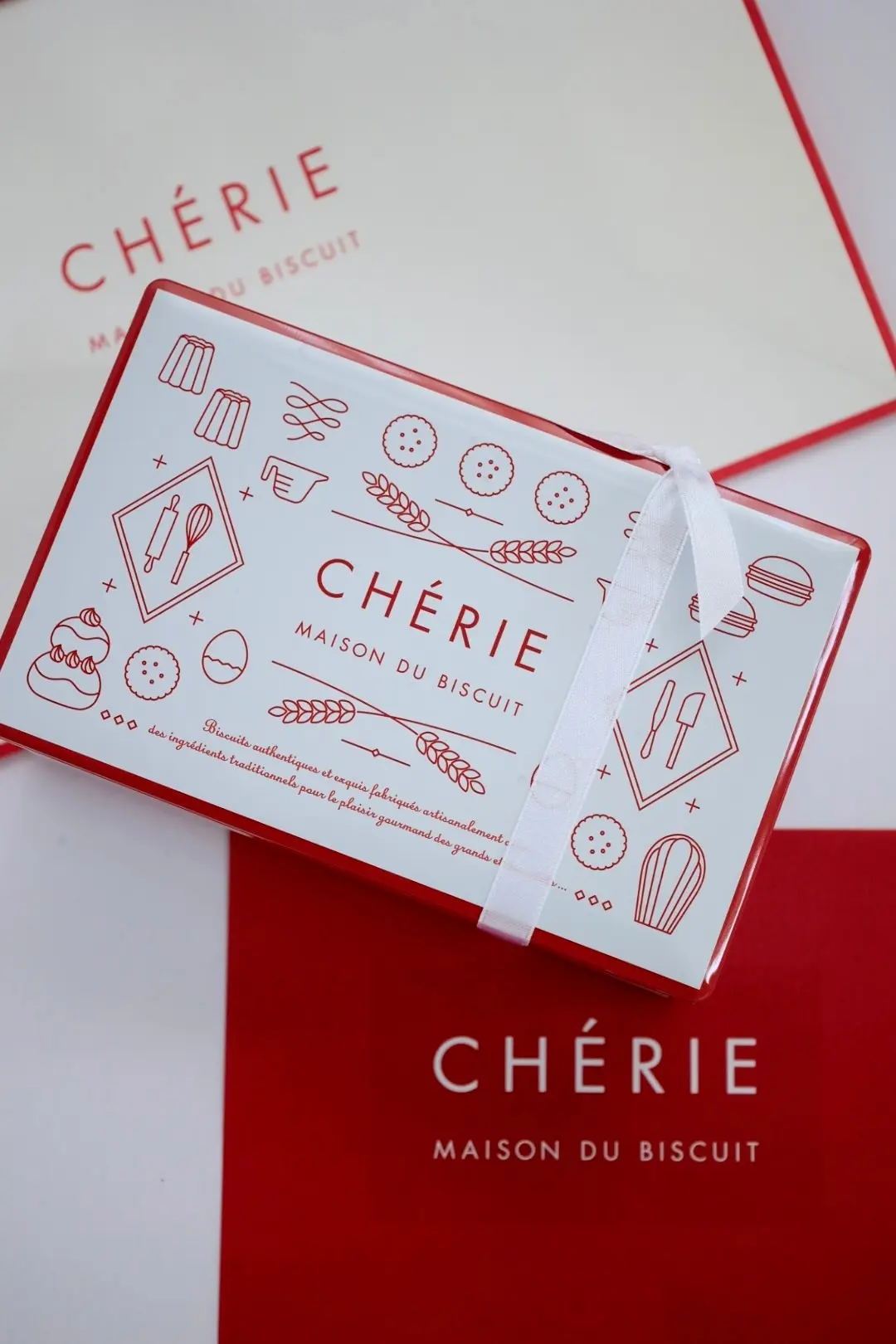 京都　メゾンドビスキュィ　「CHÉRIE MAISON DU BISCUIT」　お土産　フランス菓子　ビスキュィ　缶
