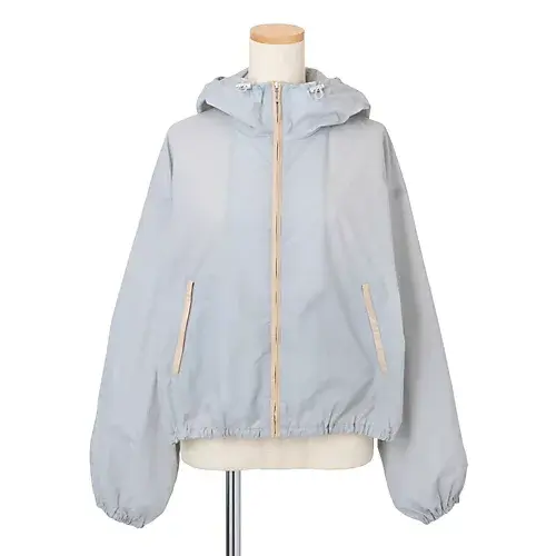 E by eclat 超軽量撥水ブルゾン ￥25,300