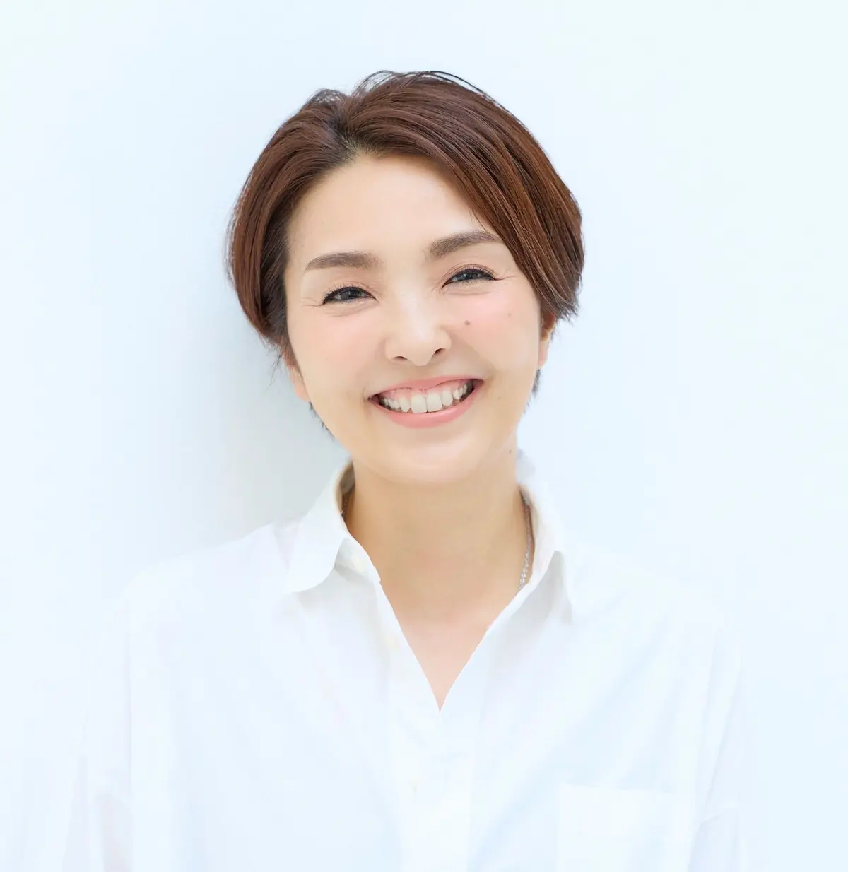 メイクアップアーティスト レイナさん