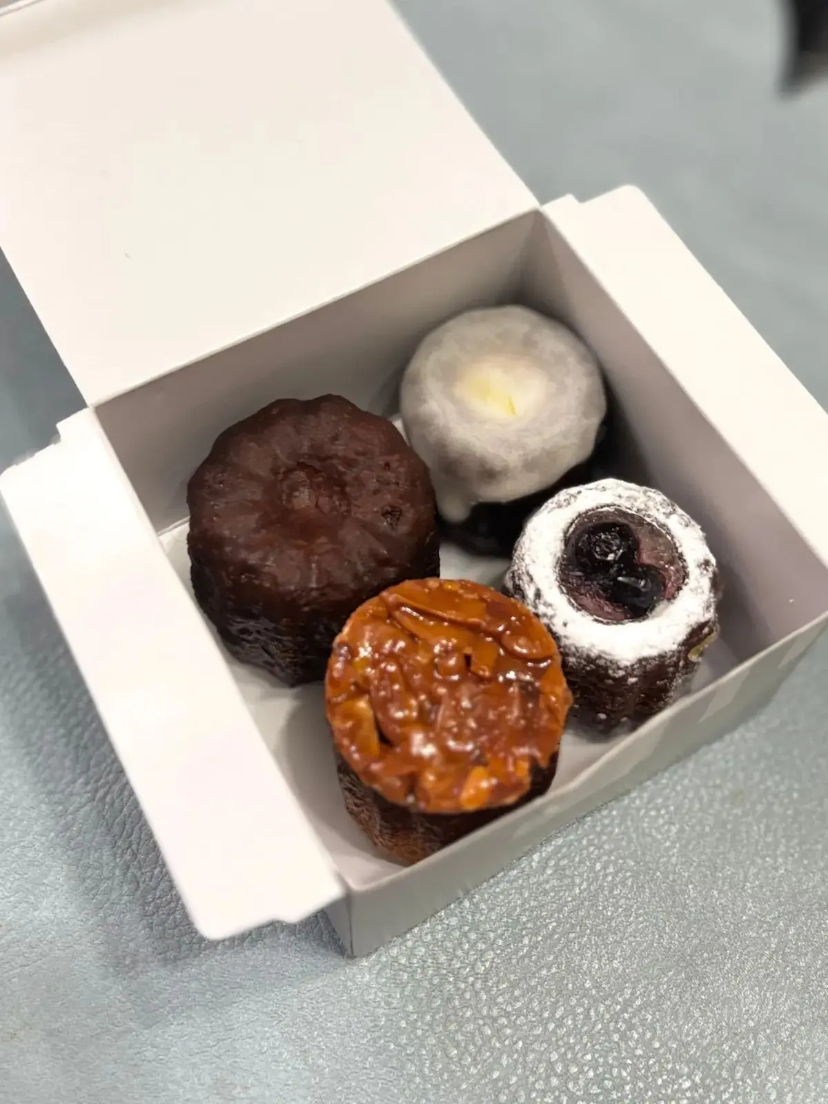 丸ビルで地下にある立町カヌレのカヌレ