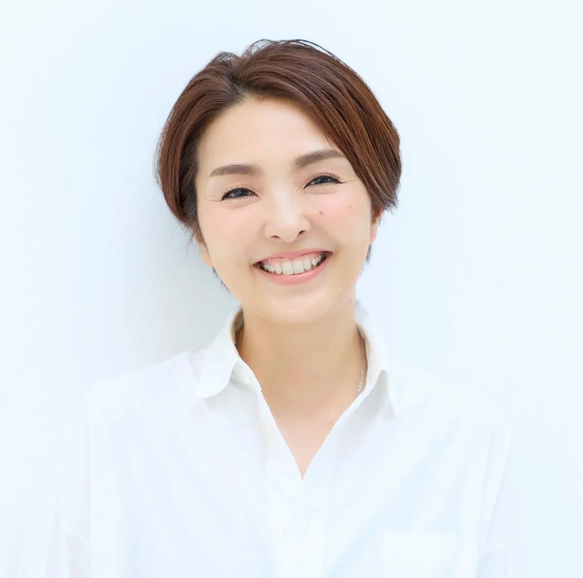 メイクアップアーティスト レイナさん