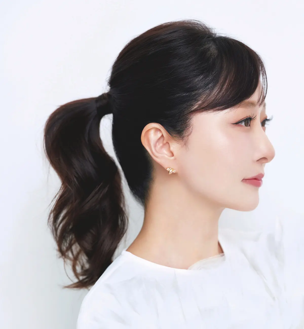 石井美保　顔立ちに“美しき矛盾”をつくり出す。大人は同時に!「引き締め＆膨らまし」美容　頰の位置は高く、もたつきいっさいなし！