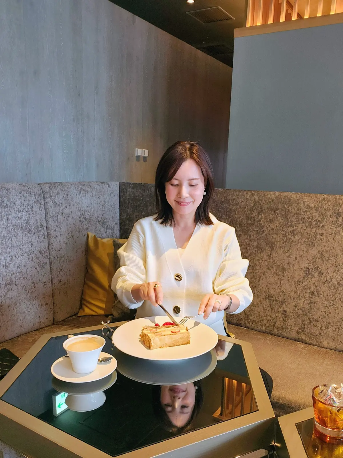 苺のミルフィーユ、GINZA SIX、銀座シックス、苺スイーツ、ラウンジ、マキシム・ド・パリ、老舗、銀座、40代ファッション、春ファッション、THE GRAND 47