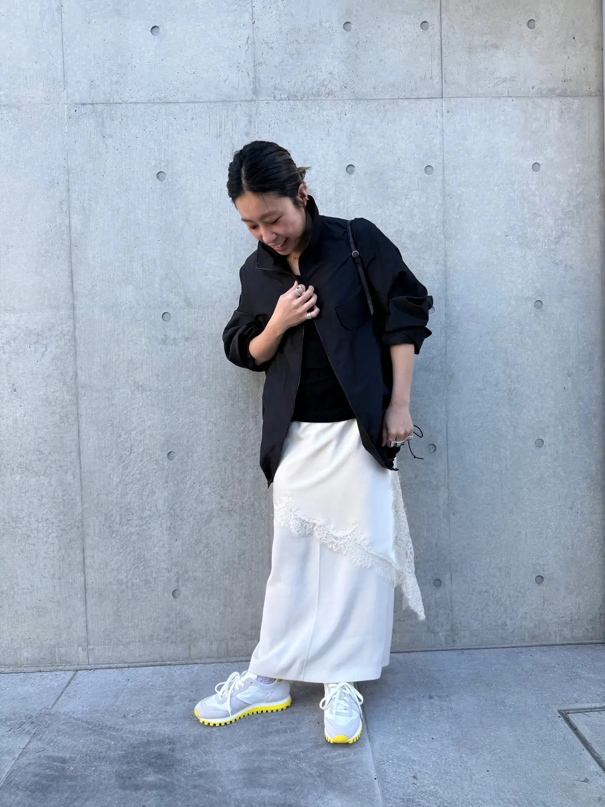 スタイリスト　大谷玲奈　コーデ　白スニーカー