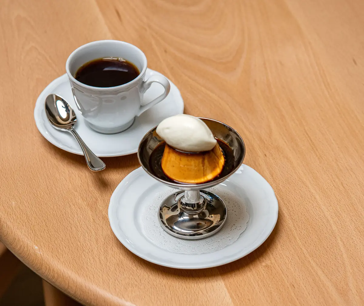 ニュウマン高輪 LOOPS　スイーツ・ドリンク 名建築カフェ