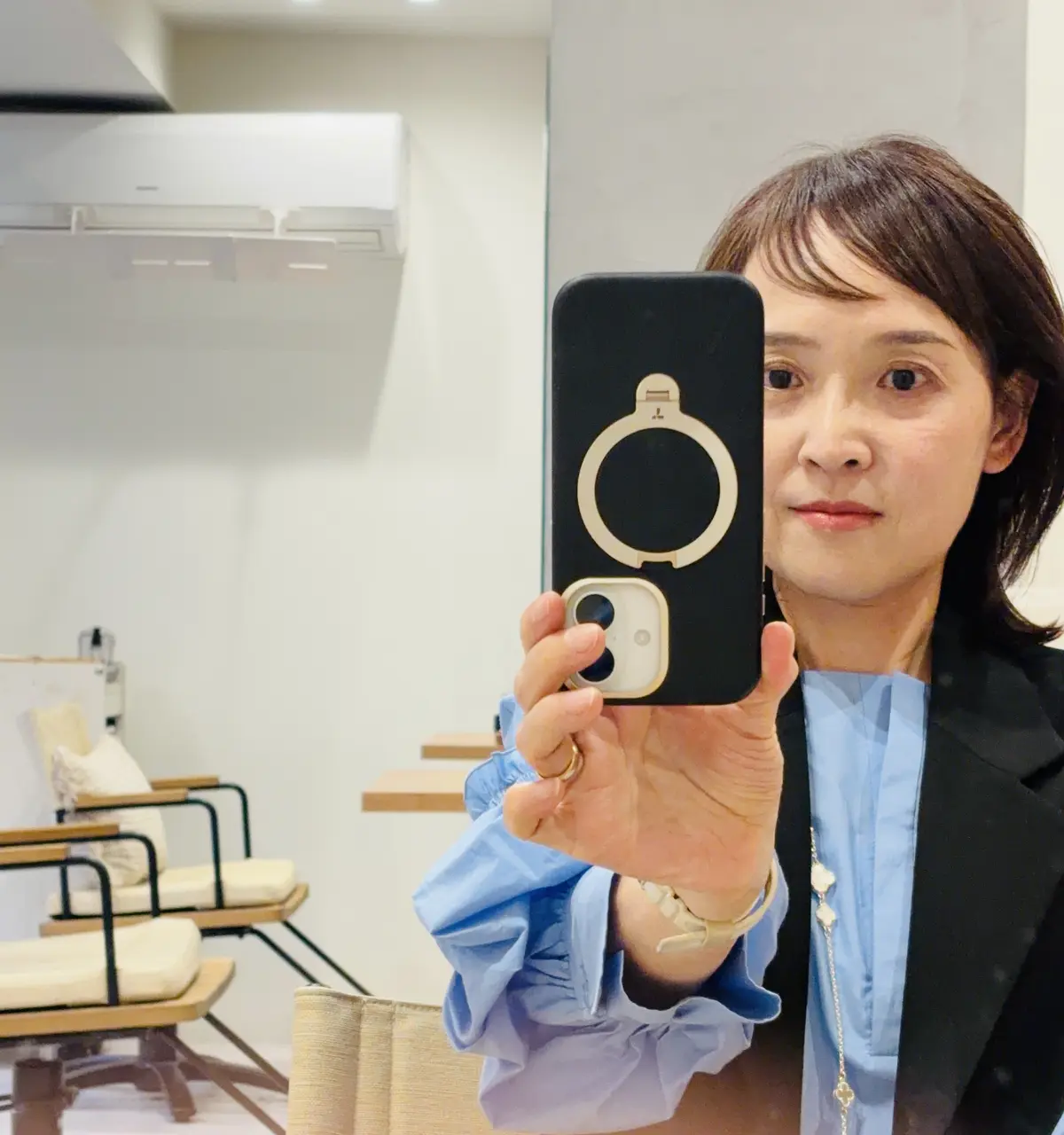 正面から見たネオウルフの髪型。ラッシュリフトで目もぱっちり