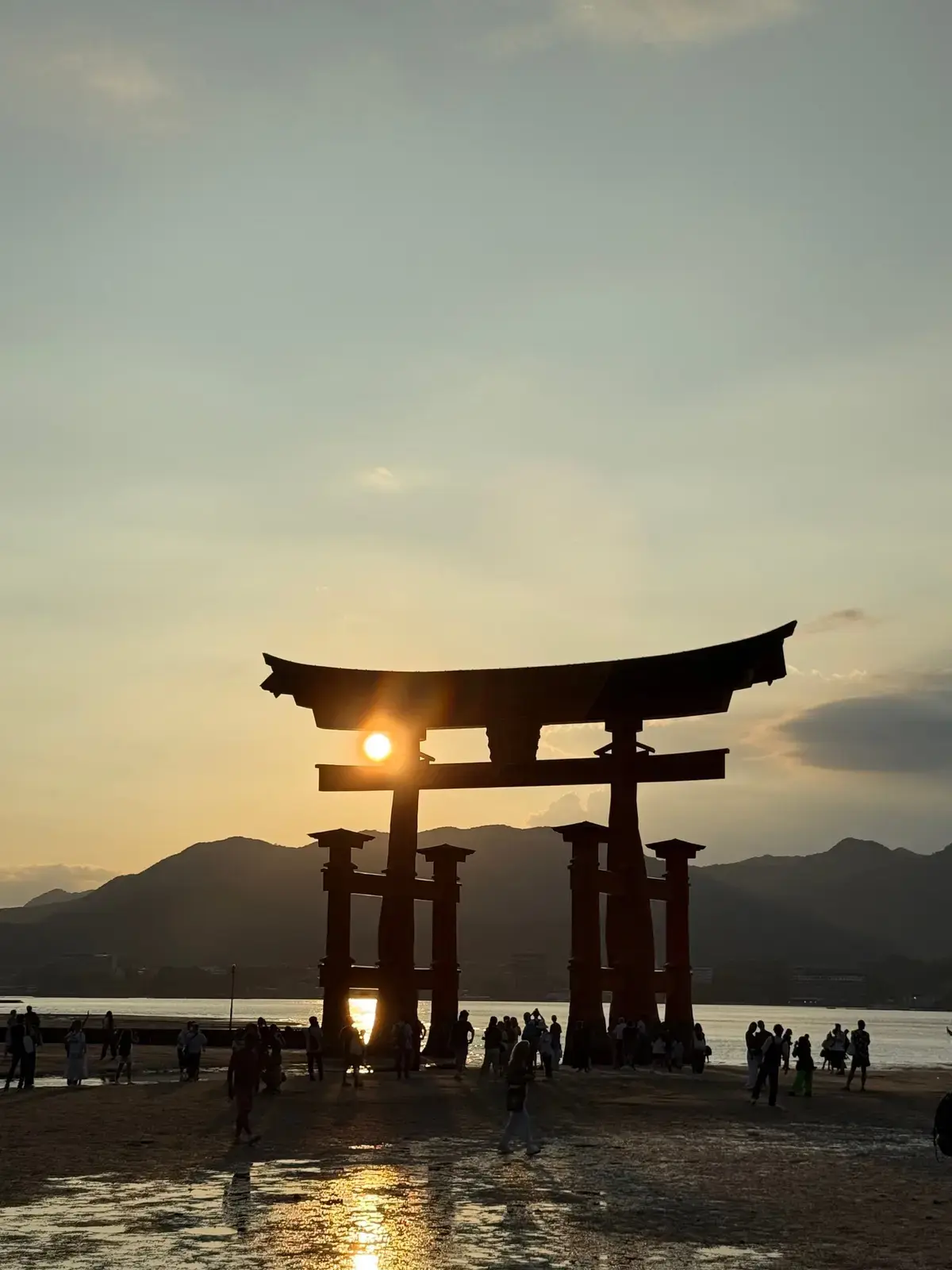 【広島】家族旅行1日目。美しすぎた夕暮れの宮島・大鳥居へ