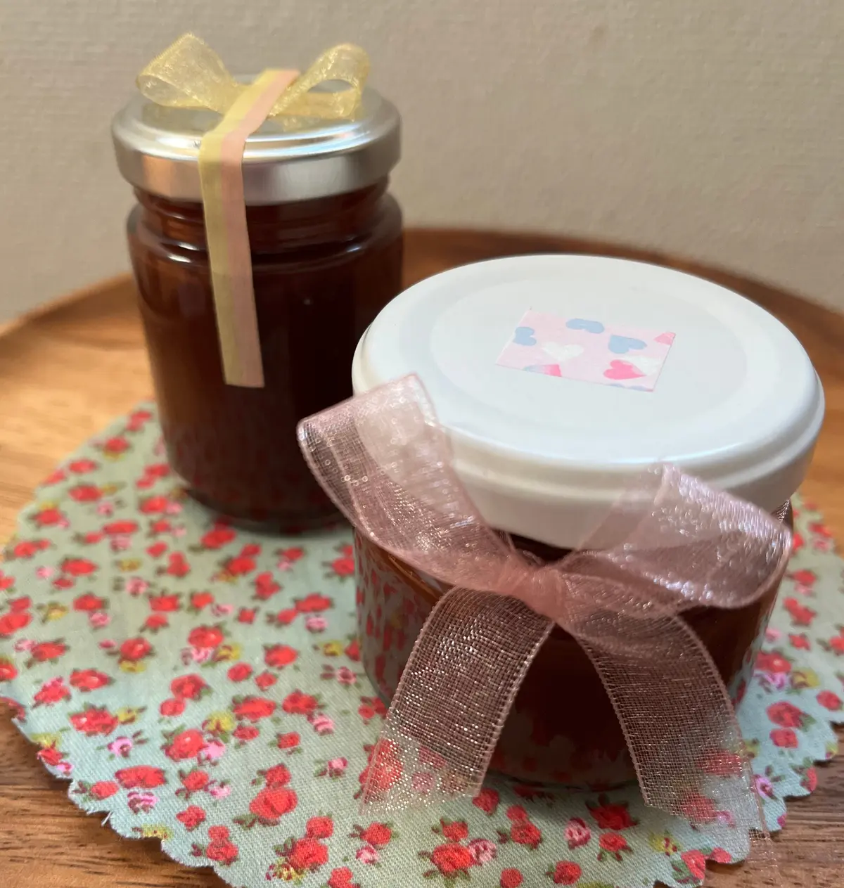 チョコキャラメルのジャムの瓶