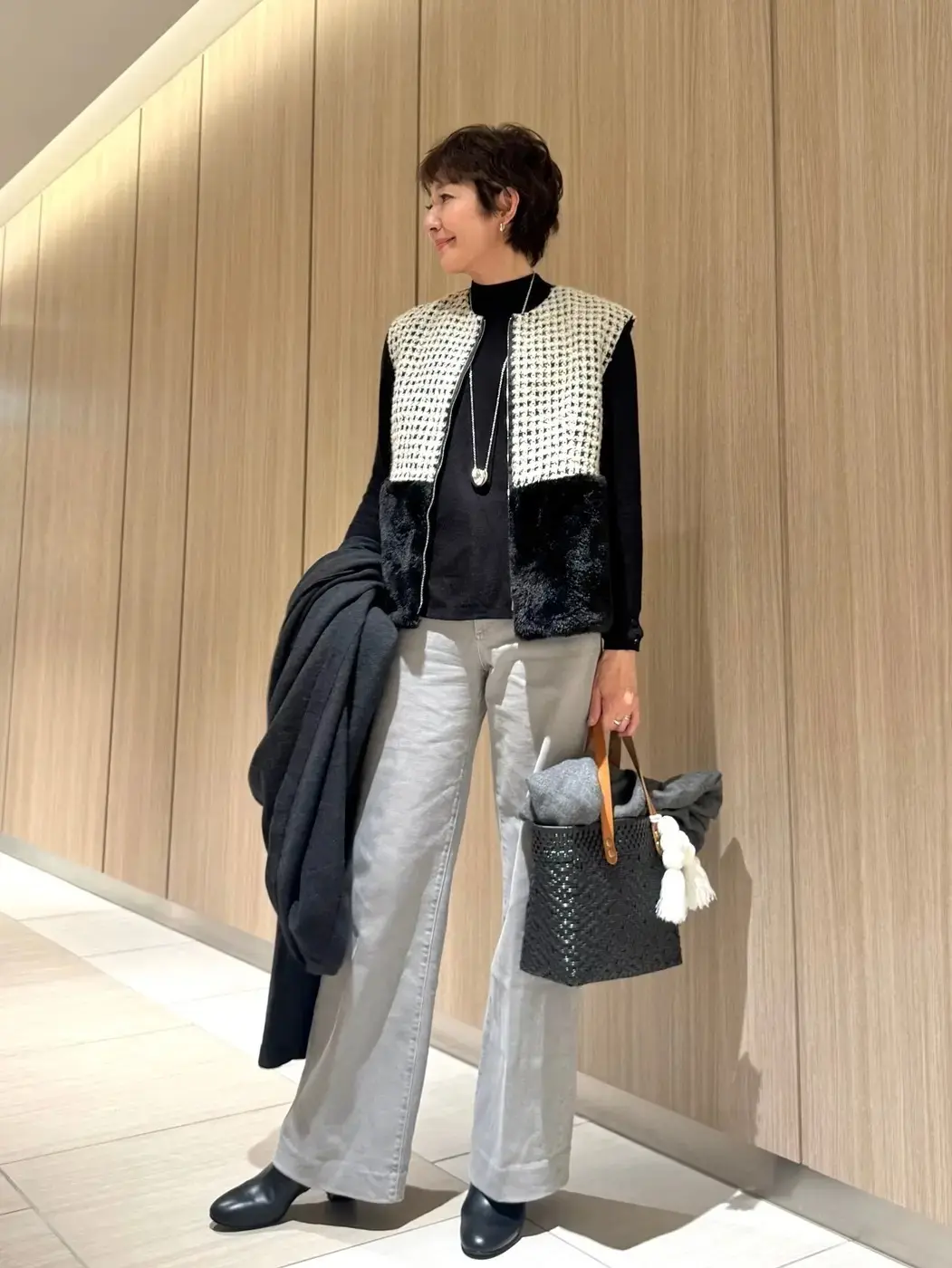 エクラ華組細谷奈弓さん　ジレ×パンツコーデ