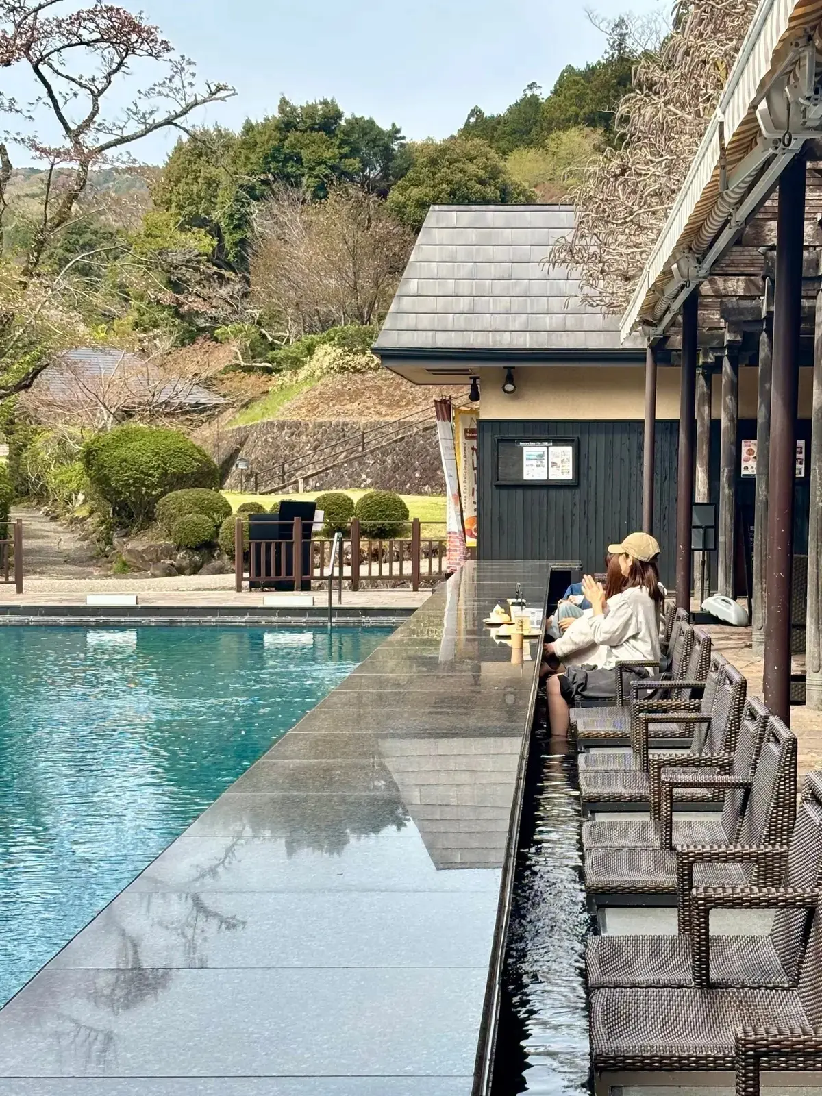 Bakery&Table 東府や 足湯カフェ