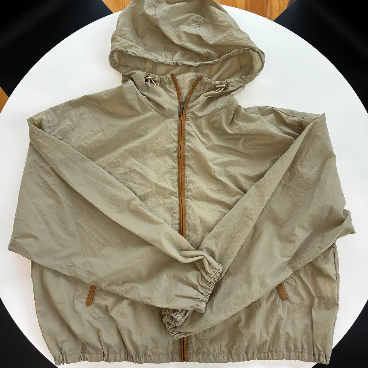 E by eclat 超軽量撥水ブルゾン ￥25,300