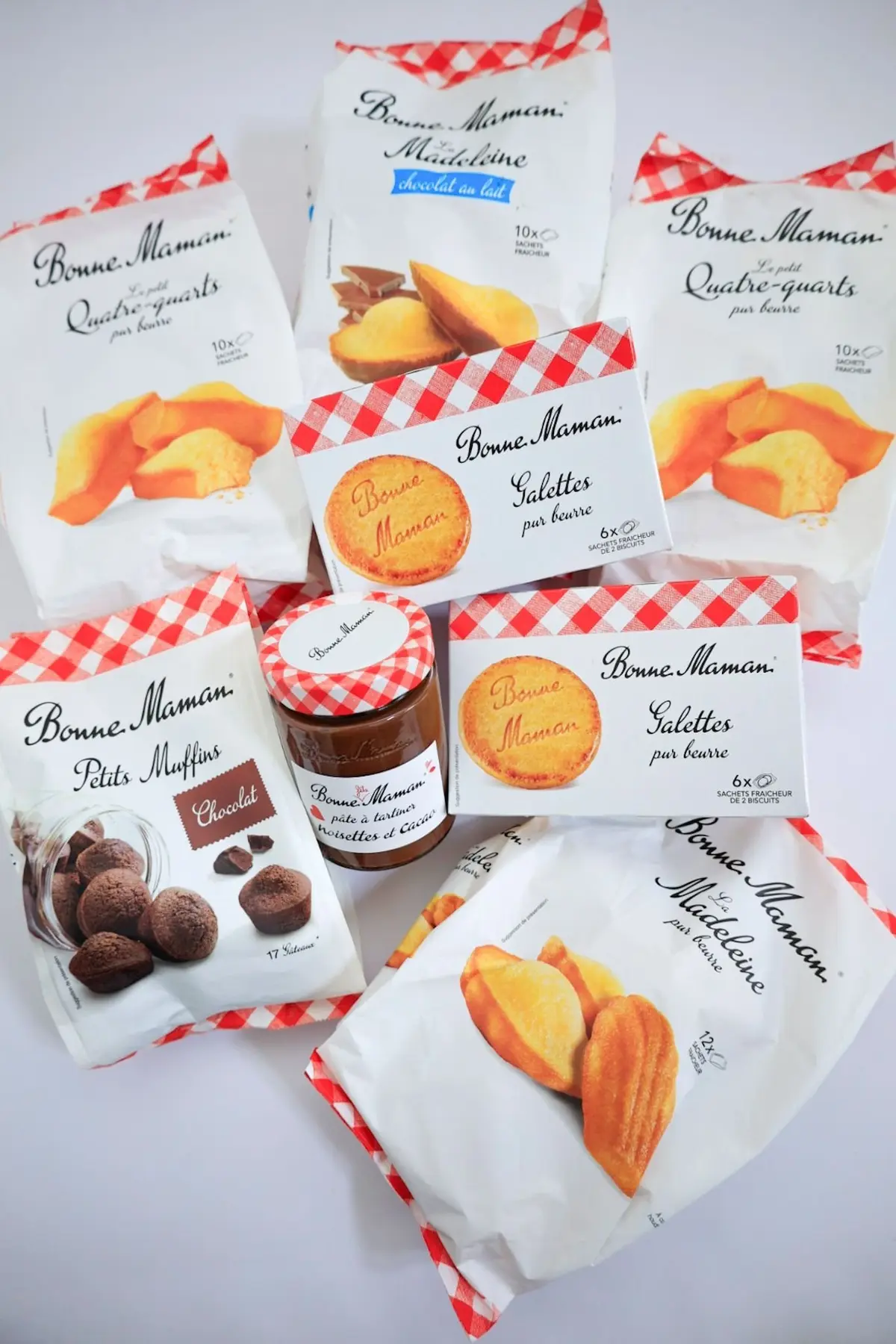Bonne Mamanボンマヌンブランドのクッキーやマドレーヌ、チョコレート入りマフィンなど