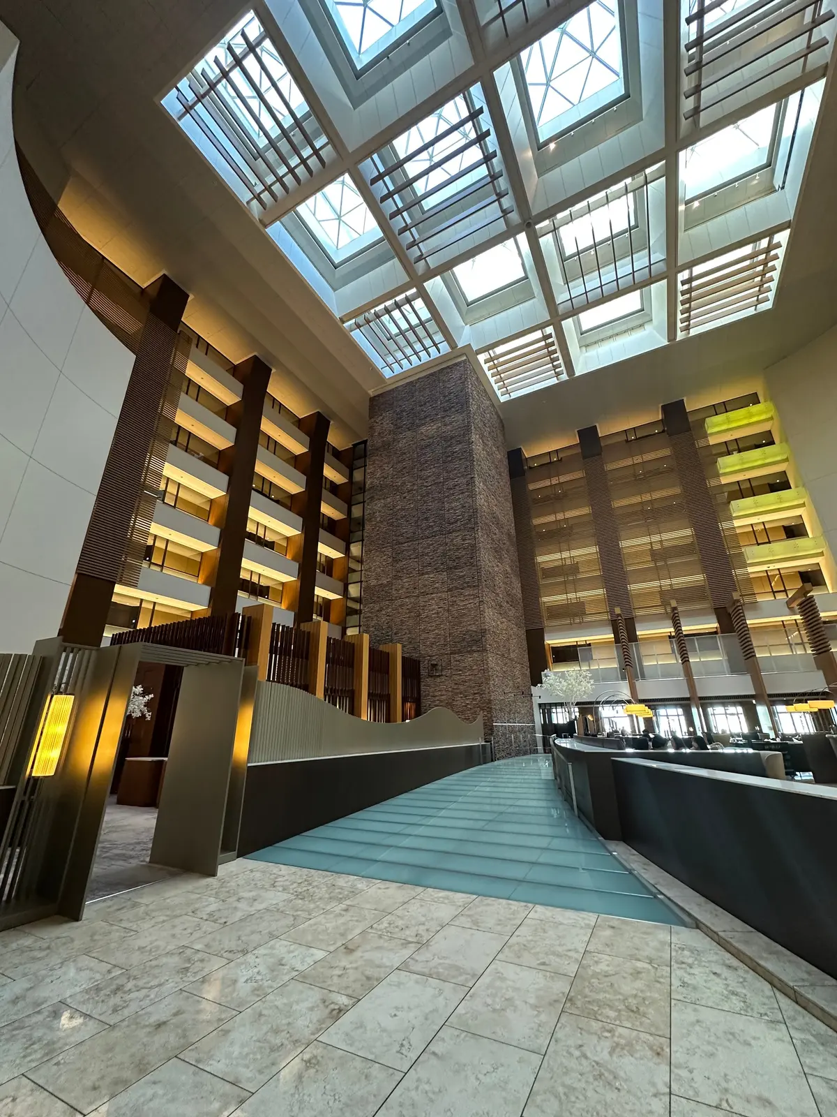 春のホワイトコーデでホテル飲茶ランチ【品の画像_4