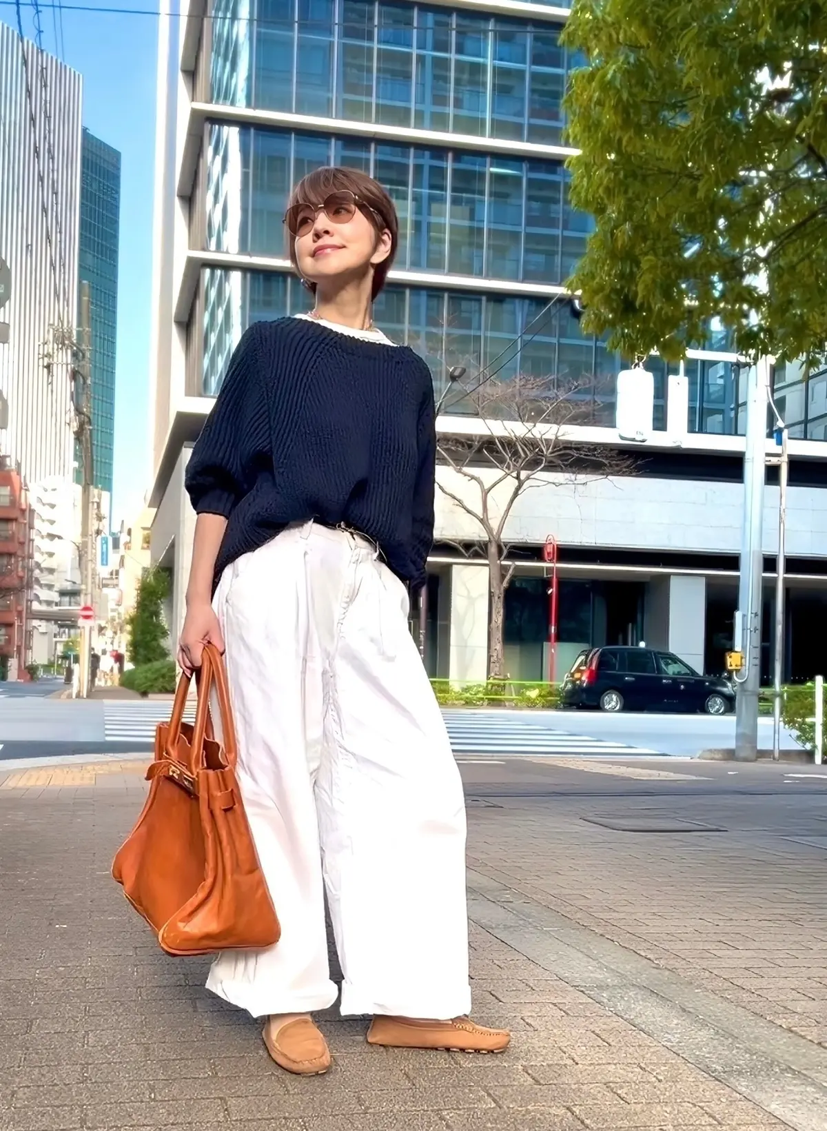 ベーシックカラーで彩る大人の春コーデの画像_3