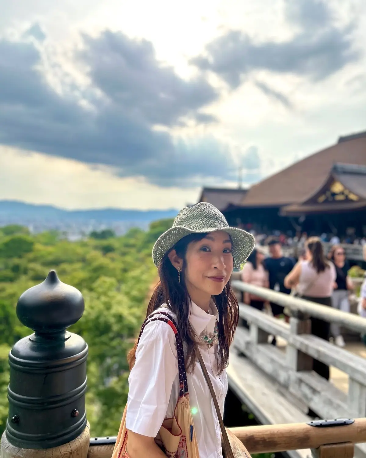 エクラの白シャツコーデをお手本に！盛りだの画像_11