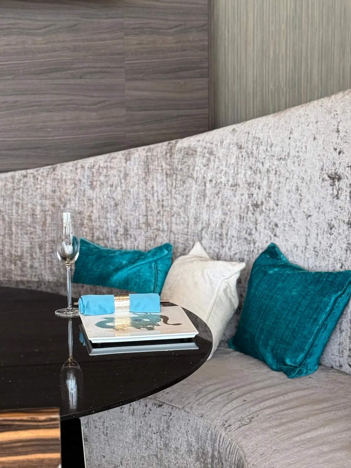 春を感じる大人のピンクコーデで、芦屋ランの画像_6