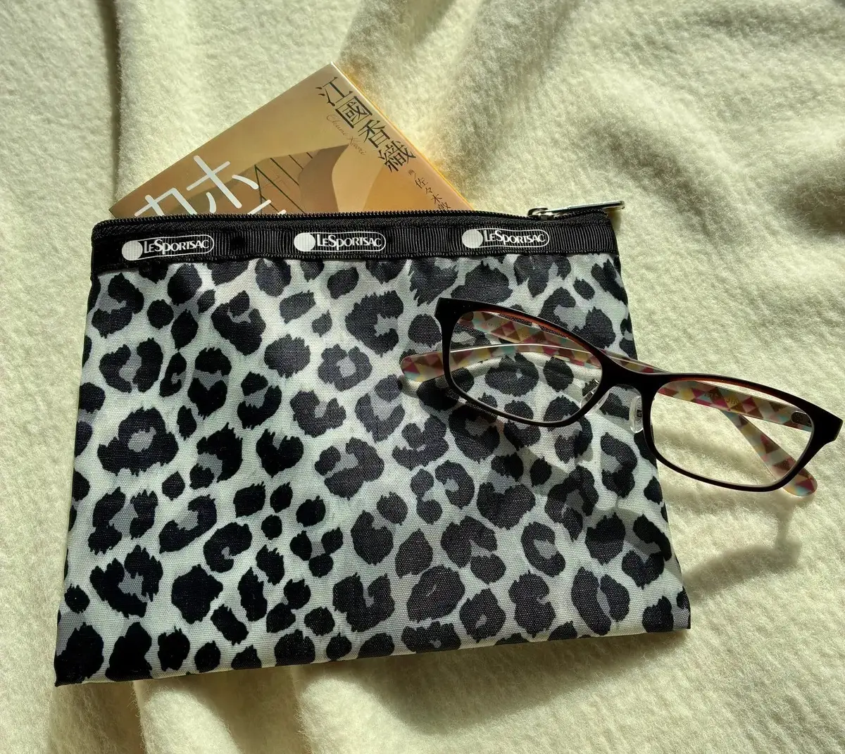 レスポートサック×エクラコラボポーチ 大 本とメガネが入る エクラ華組　水口さんレビュー