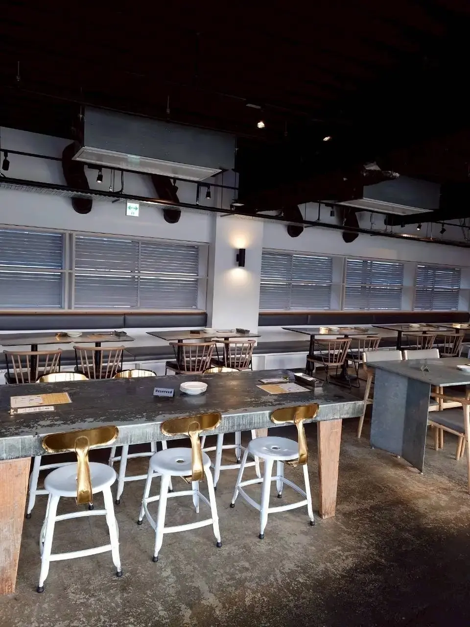 CLANN BY THE RIVER 　店内 隅田川　カフェ　旅行