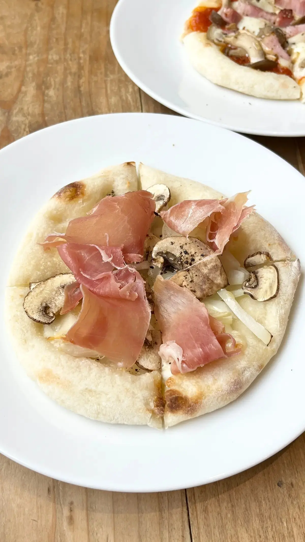 すすきの unnoe ピザ　北海道旅行　グルメ