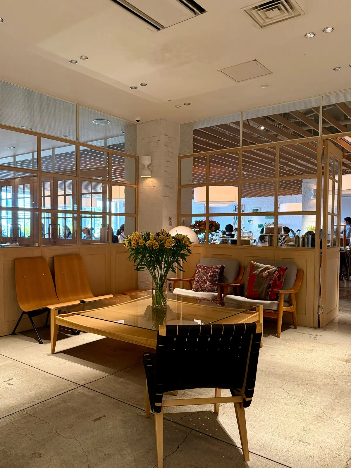 ビルズお台場店　店内写真