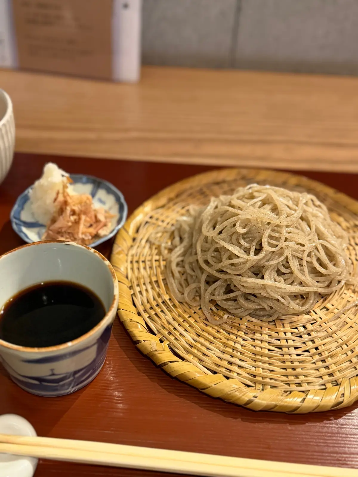 ティアードスカートとスニーカーで春気分の画像_3