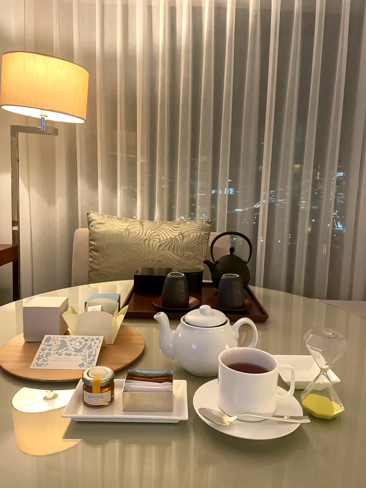 パレスホテル　客室　ハーブティ