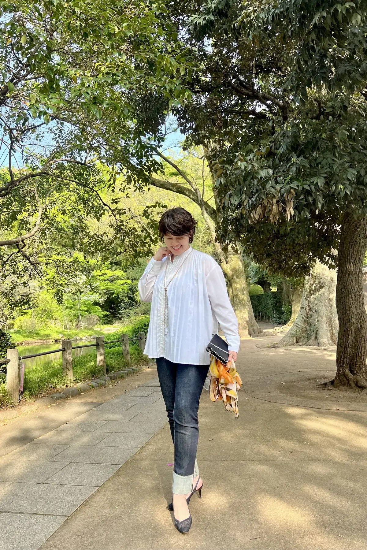 水口宜子さん　ブラウス　バッグ