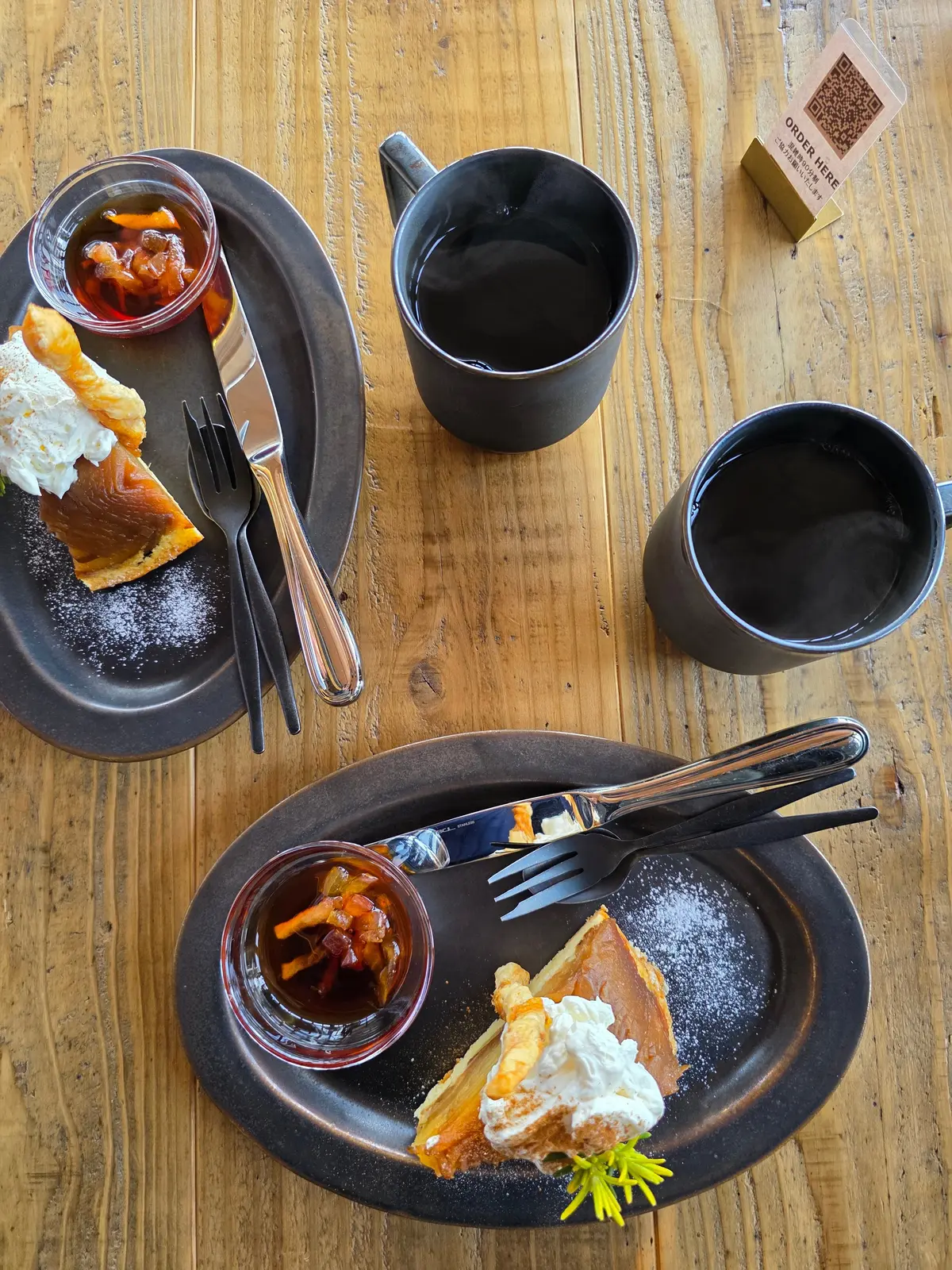 海辺の素敵なカフェでランチの画像_1