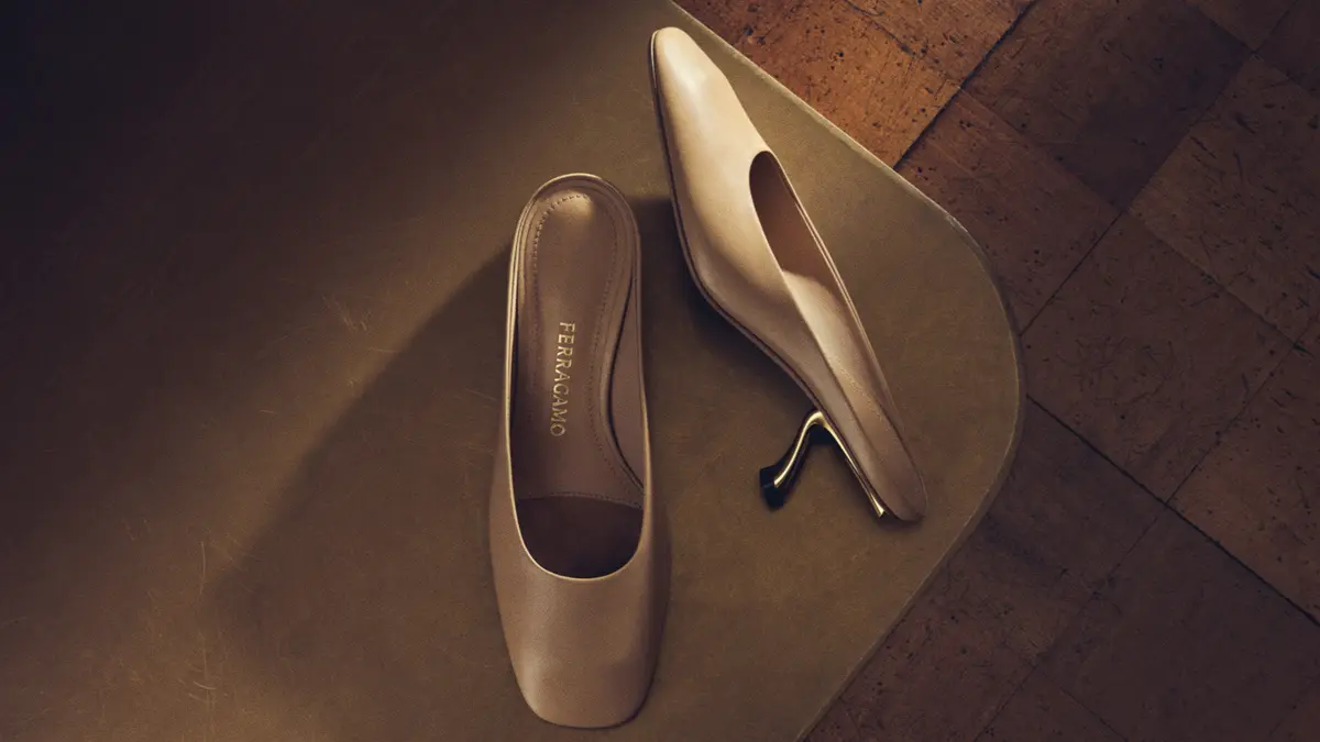 フェラガモ  ベージュのミュール