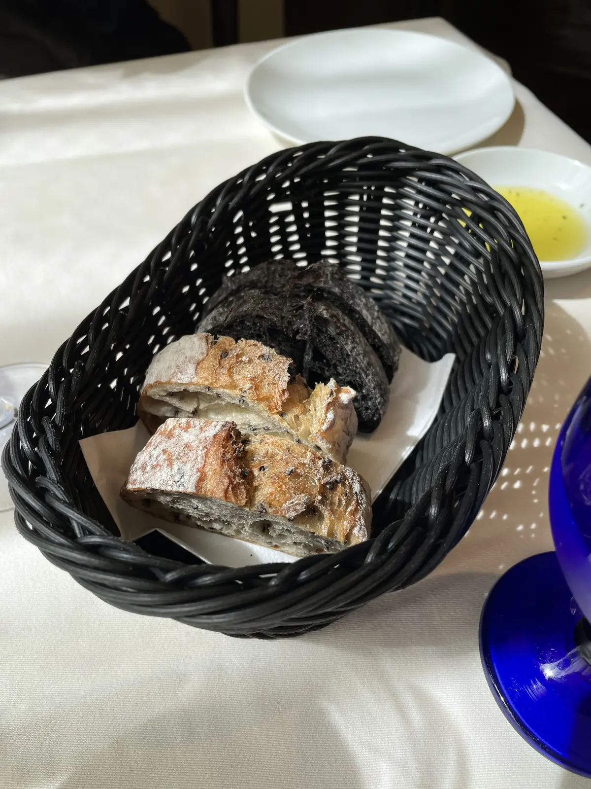 TANTO THE GARDENS、イタリアン、タントタント ザ ガーデン、パン、イカ墨パン、フランスパン、黒パン