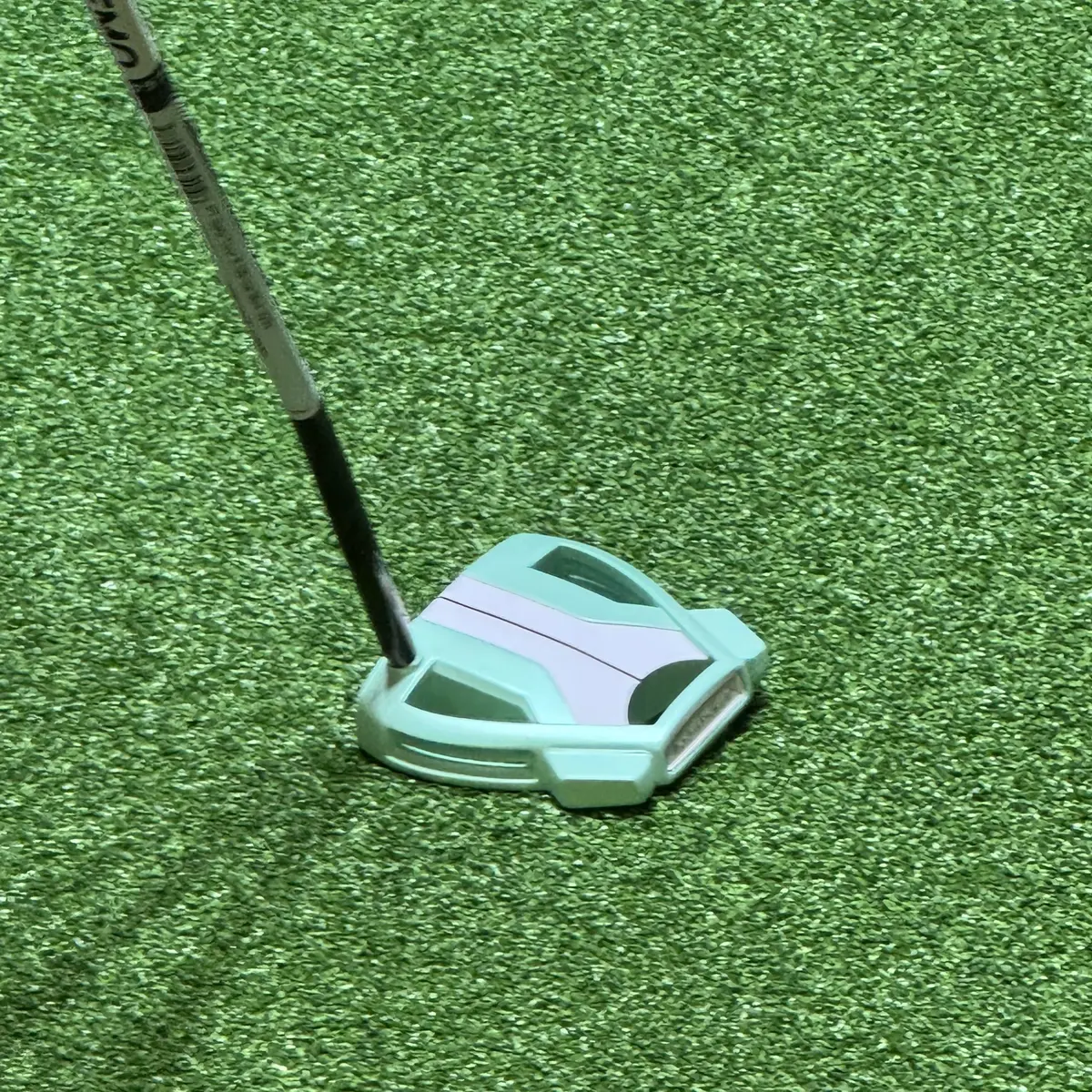 テーラーメイド フィッティング ラボ トウキョウ パター　アイスミントカラー