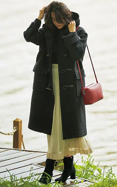 イレーヴのウールダブルツイルダッフルコートコーデのLIZA