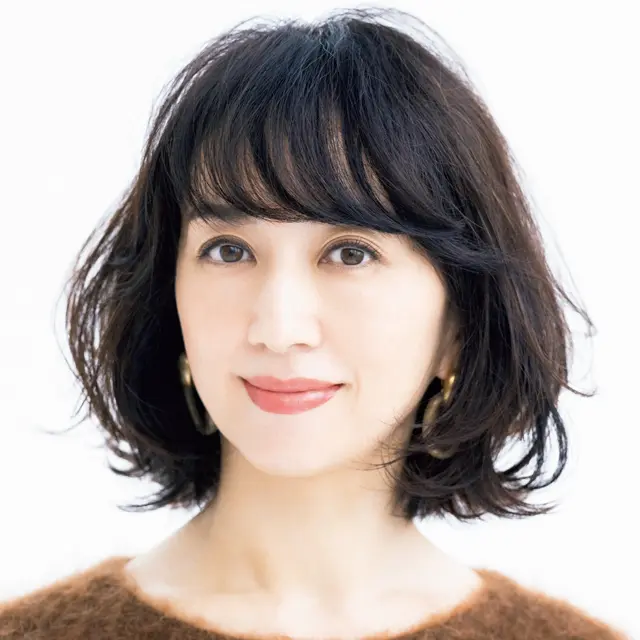 外ハネ毛先を利用したひし形ボブ