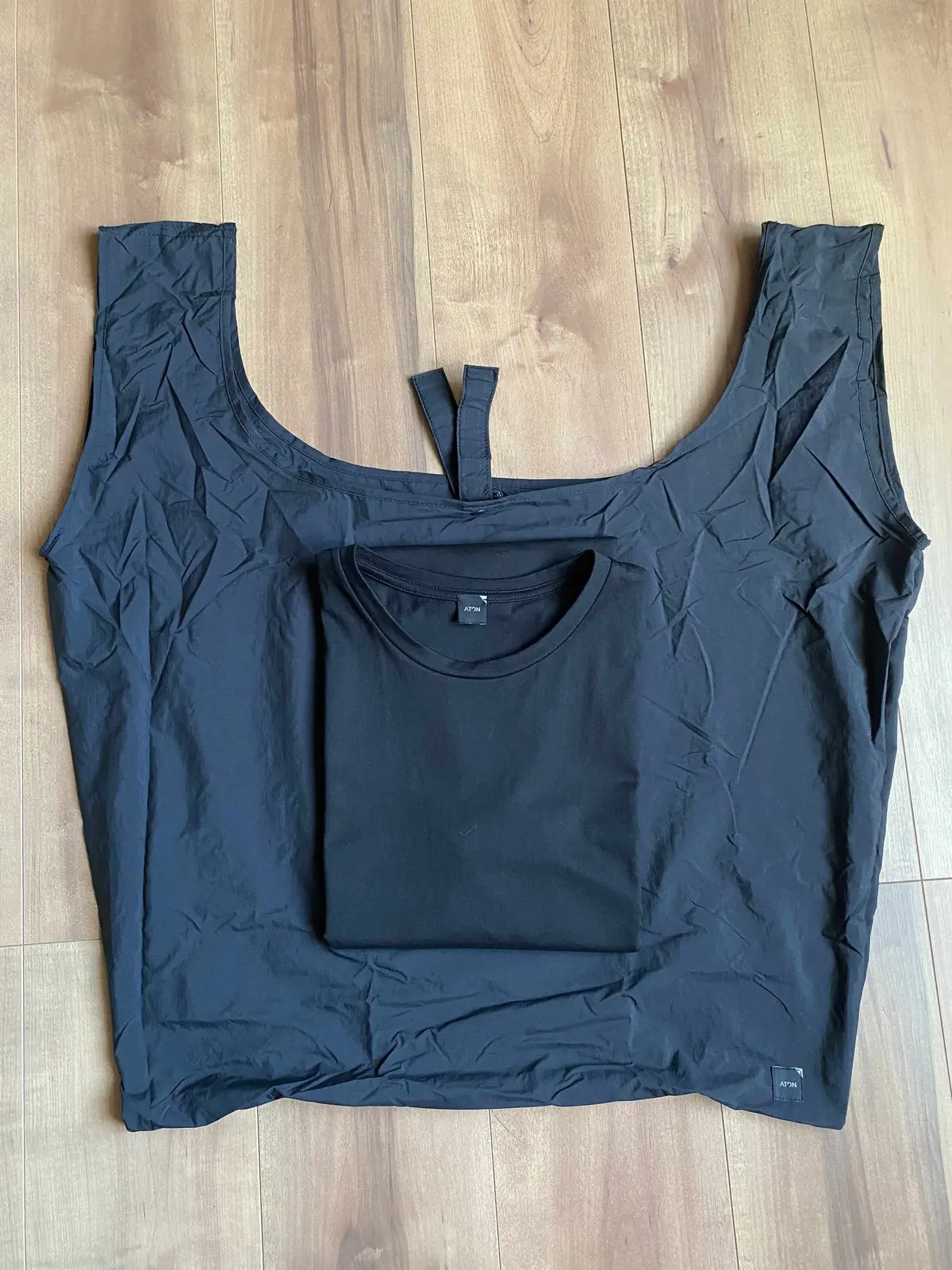 夏黒　ATONロングノースリーブTの画像_4