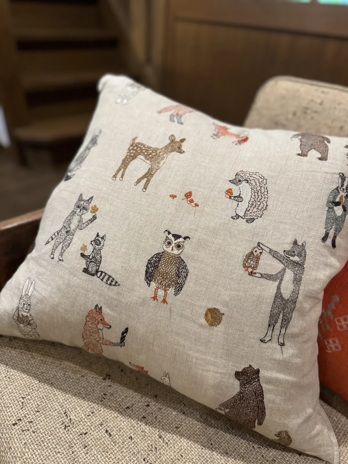 絵本カフェ33　CORAL&TUSK