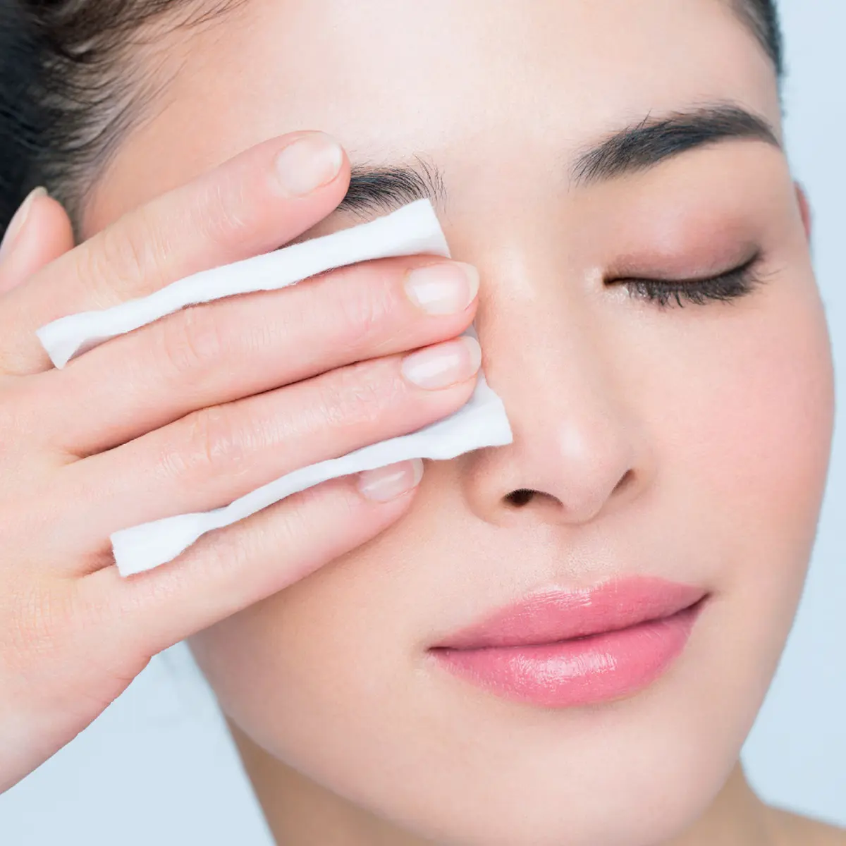 落ちにくいアイメイクをオフする「極・大人の画像_2