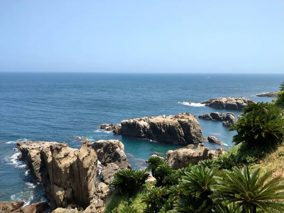 uniqlo u のフレアースカートとバの画像_1