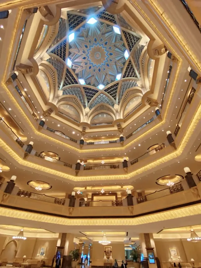アブダビ豪華絢爛「エミレーツパレス」へ の画像_6
