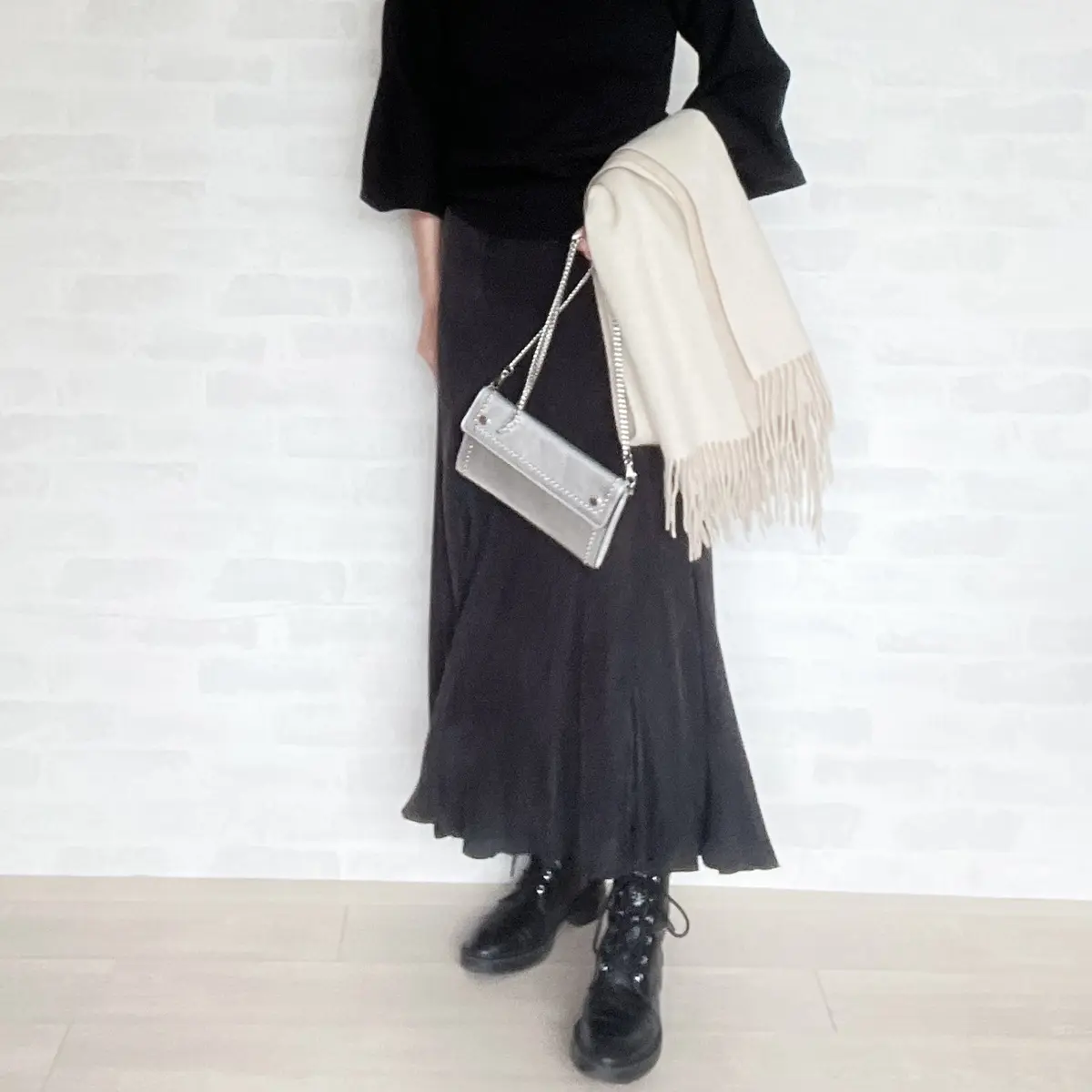 素材違いのワントーンコーデ の画像_3