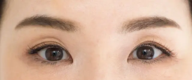 平行眉にチェンジ